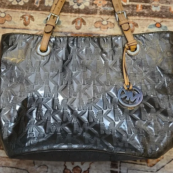 Micheal Kors Purse  metallic silver - Picture 5 of 5